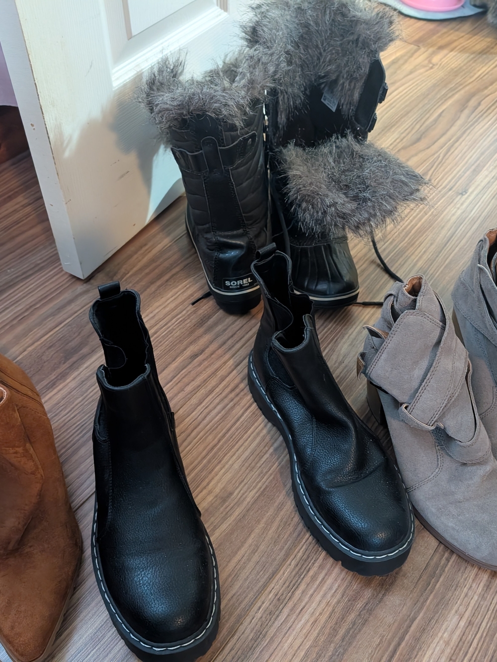 Sorel Black Faux-Fur Trim Winter Boots